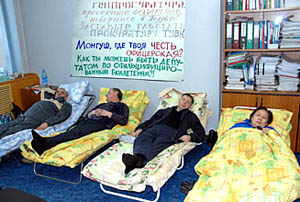 Кандидаты от «Справедливой России» объявляют голодовку