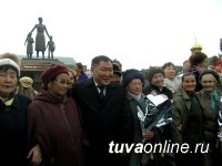 В Туве в Год Учителя открыт памятник Первым русским учителям