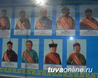 В Туве ко Дню республики на Доске Почета вывешены портреты чабанов-тысячников
