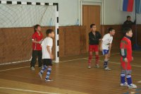 Школьные команды Тувы соревнуются в мини-футболе