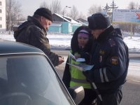 В Туве в День Святого Валентина на дорогах с сотрудниками ГИБДД дежурили их супруги