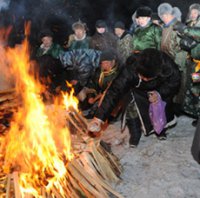 Обряд «Сан салыр» (возжигание священного огня), посвященный Шагаа, проведен в Каа-Хемском районе Тувы
