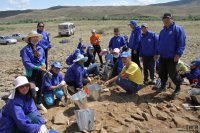 У международной археологической экспедиции в Туве первая находка — золотая серьга
