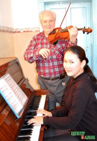 Скрипачу, Заслуженному артисту Тувы Владимиру Шананину – 75 лет