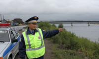 В Туве полицейский ценой огромных усилий спас спрыгнувшего с моста мужчину