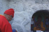 Камнерезы Тувы создали на скале точную копию изображения Будды Амитабхи