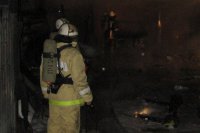 Станция техобслуживания вместе с автомобилями сгорела в Кызыле