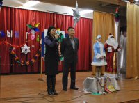 Еще 100 кызылских детей получили от «Единой России» новогодние подарки