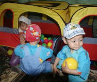 Энергетики Тувы поздравили детей из дома "Малютки" с Новым годом