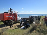 Эрзинские единороссы высадили первый в этом году экодесант на озеро Торе-Холь