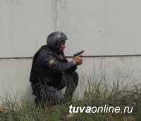 Полицейские Улуг-Хема провели учение «Вулкан-Шагонар»