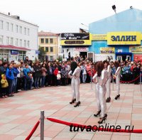 Модельное агентство «Сайс» познакомило кызылчан в День города с новинками моды