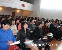 О новом законе «Об образовании» в Туве на семинаре рассказали эксперты из Москвы