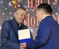 На новогоднем балу главы Тувы чествовали героев года