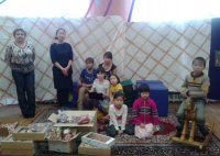 Тувинские делороссы поздравили детей с праздником Шагаа