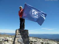Тувинская альпинистка прекратила восхождение на Эверест. Высочайшую вершину миру временно "закрыли"