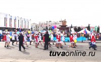 100-летие стало главным лейтмотивом Первомайской демонстрации в столице Тувы