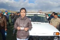 Безработному и няне детсада достались главные призы лотереи к 100-летию Кызыла – автомашины с номером "100"