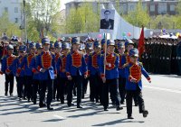 В столице Тувы Парад Победы прошел в особой торжественной атмосфере! "Бессмертный полк" собрал более 600 участников!