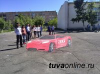 3D-автомобиль на кызылском асфальте