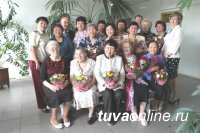 В День медицинского работника наградами отмечены лучшие санитарные работники Тувы