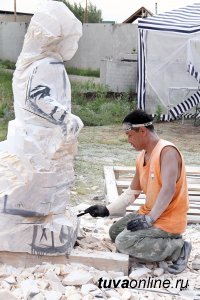 В Кызыле на площади Арата 29 июня можно будет попробовать себя в роли скульптора, взять уроки мастерства у художников из разных стран и регионов