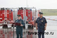 60 сотрудников МЧС Тувы отмечены ведомственными наградами в связи с 88-й годовщиной пожарной охраны в республике