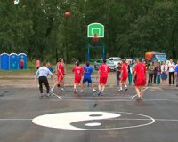 Дружеский матч по баскетболу чуть не довел команды Правительства Тувы и Кызылского района до разборок