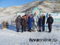 Москвичи, нашедшие у м. «Ботанический сад»  карту памяти с фотоальбомом тувинской семьи, просят откликнуться хозяев