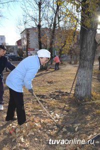 Тысячи кызылчан вышли на общегородской субботник