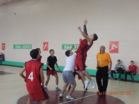 Молодежный баскетбольный чемпионат стартовал в Туве