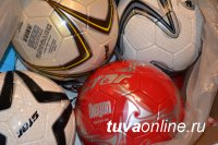 Алдынай Сат с 10-ю голами стала лучшим бомбардиром турнира по мини-футболу в Кызыле