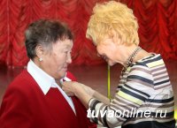 Вручены юбилейные медали "100 лет городу Кызылу"