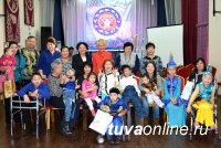 Депутаты Хурала представителей Кызыла организовали утренник для туры детей с ограниченными возможностями