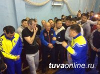 Мастер-класс для борцов Тувы провел 3-кратный олимпийский чемпион Бувайсар Сайтиев