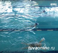 130 школьников Кызыла состязались в плавании брассом, баттерфляем, кролем и комплексным плаванием
