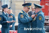 В Туве 20 новых сотрудников МЧС приняли присягу