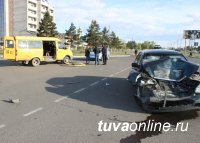 В Кызыле произошло ДТП с участием пассажирской «ГАЗели», среди пострадавших двухлетний ребенок