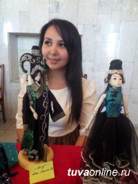 Лучшим дизайнером Тувы признана Юлия Хирбээ со своей коллекцией «Урянхайские принцессы»