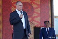 Президент России Владимир Путин поздравил Главу Тувы с Днем рождения по телефону