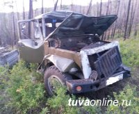 В Эрзинском районе в результате опрокидывания грузовой автомашины пострадали 7 человек