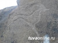 В День всероссийского экологического субботника в Туве уберут подножие горы Малый Баян-кол, хранящей древние рисунки возрастом более двух тысячелетий