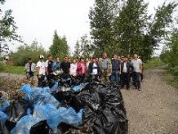 Кызыл: незамерзающее чудо природы – речку Донмас-суг – очистили от мусора врачи Перинатального центра