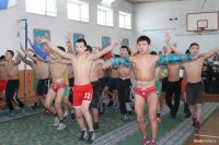 Школьники Кызыла каждый месяц выявляют сильнейшего в хуреше