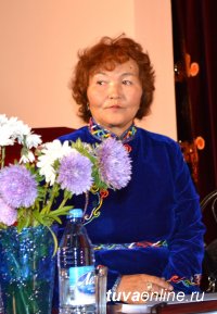 Одна из самых читаемых в России тувинских поэтесс Лидия Иргит отметила 35-летие творческой деятельности