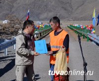 В Туве через бурную реку Алаш для удобства чабанов построено два крепких моста