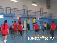 В Кызыле прошел турнир по волейболу на кубок «Единой России»