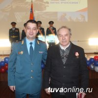 Более сорока специалистов удостоены наград  МЧС России