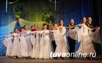 Надежда Дудуп и команда Миграционной службы - лучшие среди коллективов федеральных структур Тувы в бальных танцах