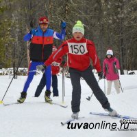 Лыжные марафонцы в тающем снегу станции «Тайга» преодолевали 50 км